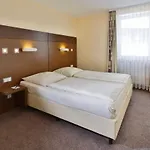 Partner Central-hotel Hotel