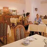 Partner Central-hotel 호텔 부퍼탈