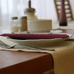 Partner Central-hotel Hotel