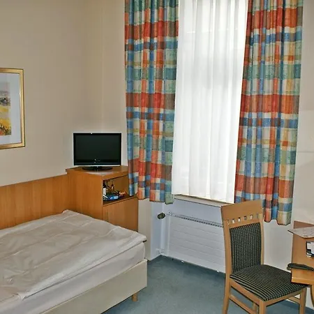 فندق Partner Central-hotel وبرتال