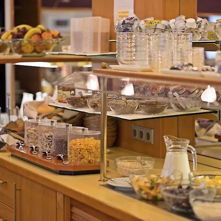 Partner Central-hotel Hotel