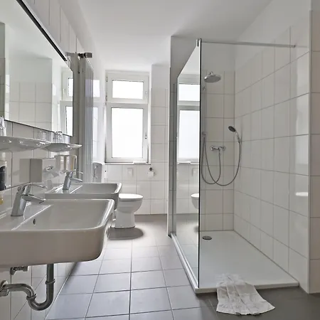 Partner Central-hotel وبرتال