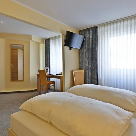 Partner Central-hotel 3* وبرتال