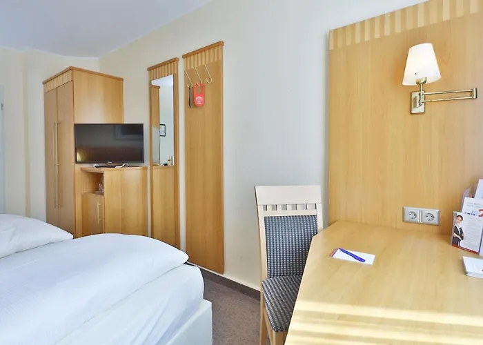 מלון Partner Central-hotel 3*