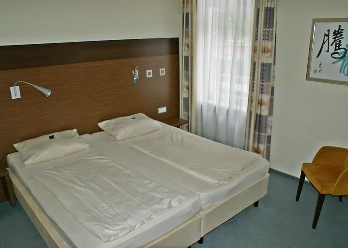 מלון Partner Central-hotel