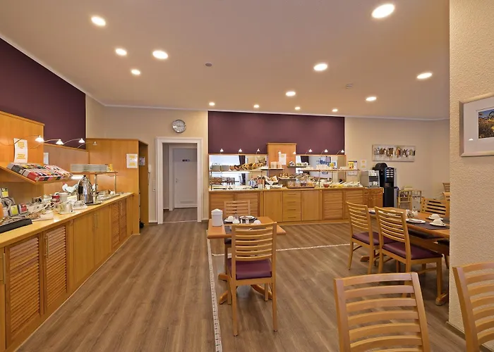 Partner Central-hotel Hotel